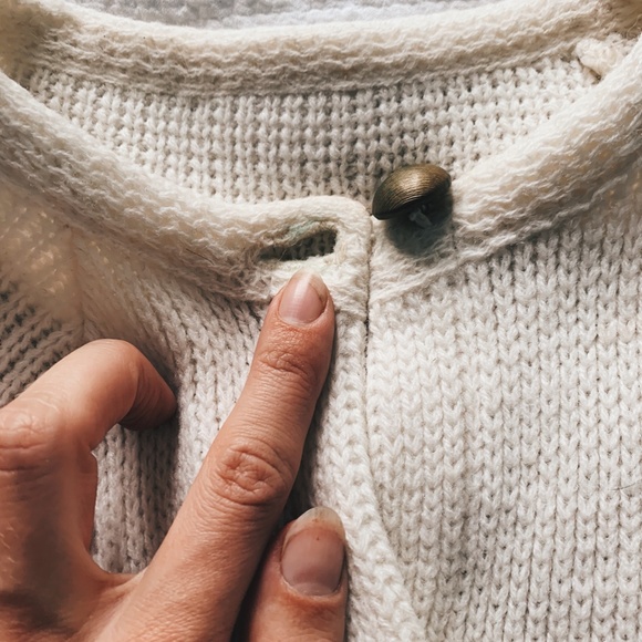 VINTAGE Knit Poncho Brass Hardware, Small - Picture 10 of 11